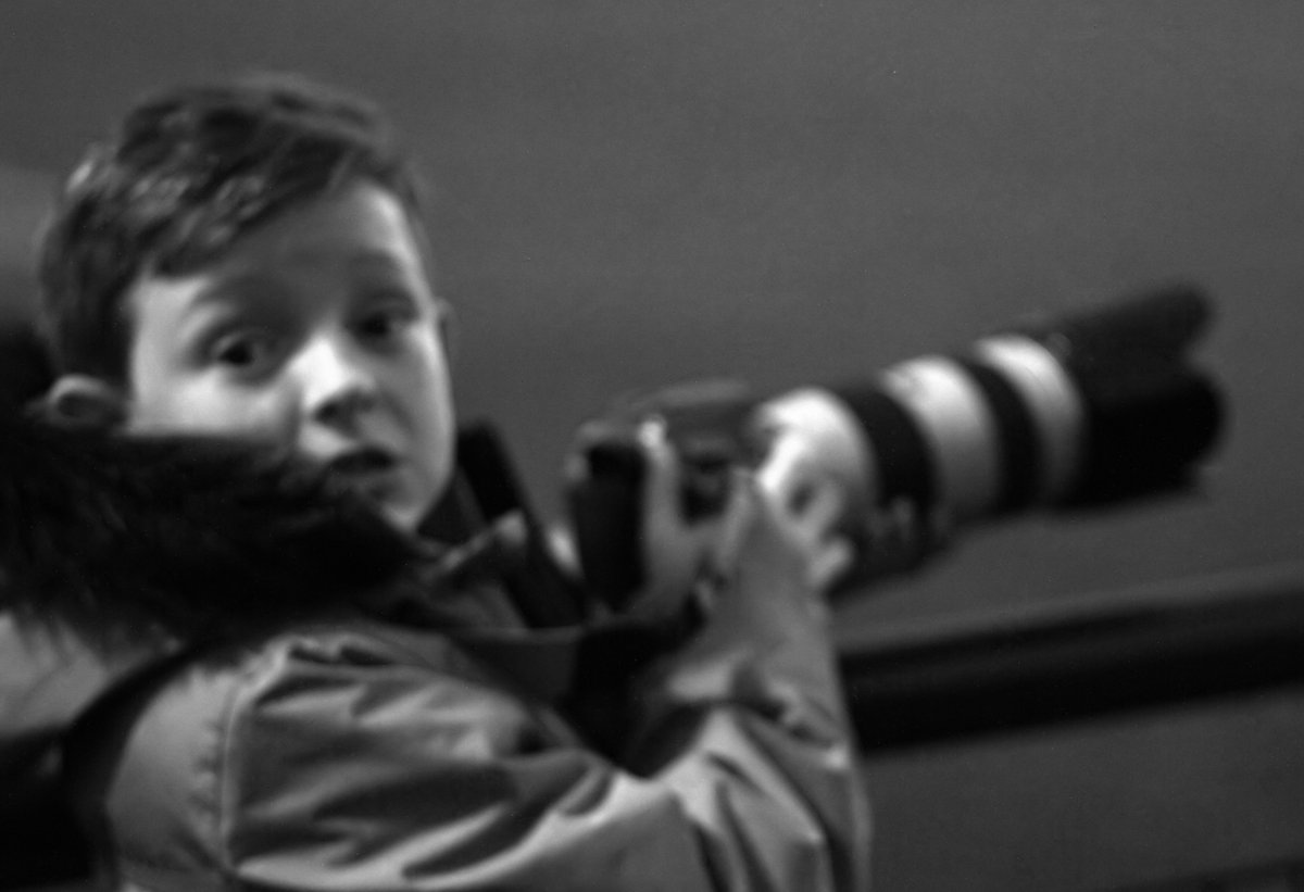 The future of <a href="/BelperTownFC/">𝗕𝗲𝗹𝗽𝗲𝗿 𝗧𝗼𝘄𝗻 | 𝟣𝟪𝟪𝟥</a> photography ... apologies for the rubbish picture ... he's got my lens 🤣🤣