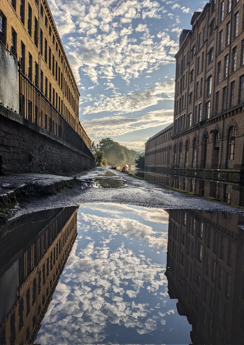 Cycle-commuting is such a drag... 🙄. Not...

#Cycling #Bradford #ActiveTravel