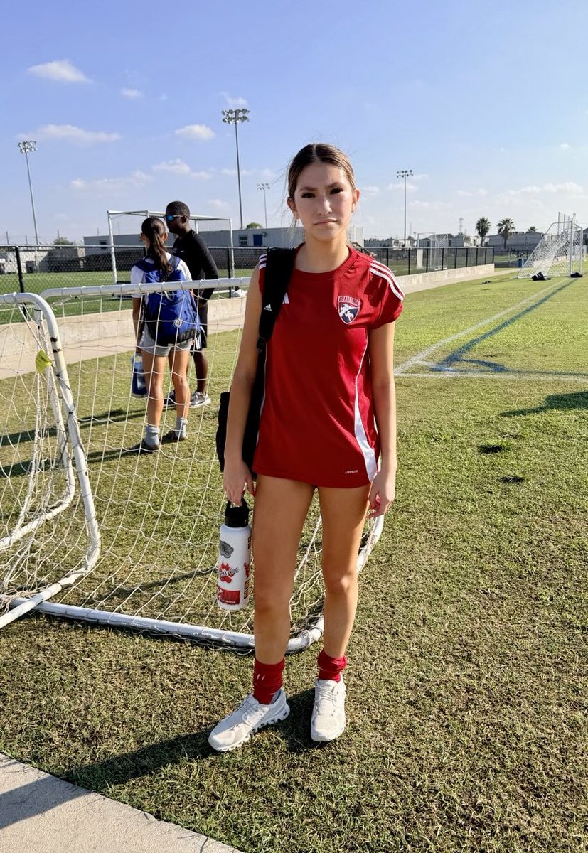 victoriadlt2026's tweet image. Mom🗣️ can you smile
Me🗣️ no, I’m grown already

I’m not in the mood 🤬 after finishing with a 0️⃣-0️⃣ tie against the team I HATE the most‼️