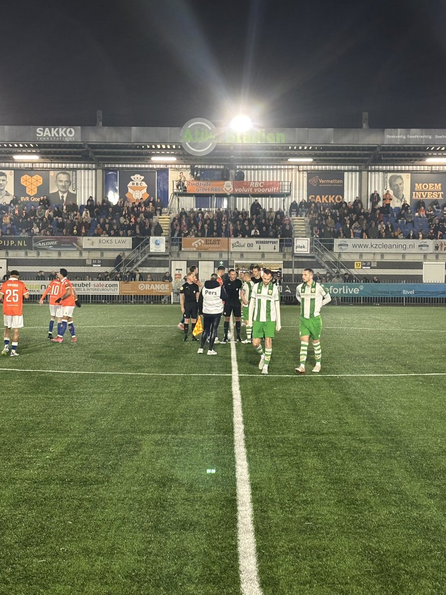 Voor 2700 man met 3-1 winnen van de koploper <a href="/vvkloetinge/">VV Kloetinge</a>. Moeten we nooit normaal gaan vinden! #samenhogerop
