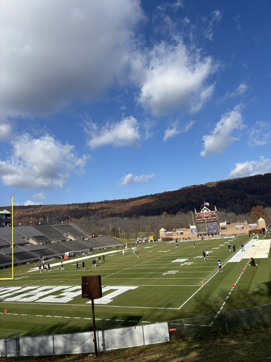 Great Visit at Lehigh!! Beyond Grateful For <a href="/LU_CoachMac/">Mark McMaster</a> Inviting Me and Watching Me Throughout My Season!! Also They Killed it out There so Congratulations to Them!! Great day to be a hawk!