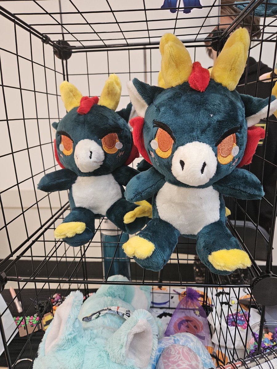 voidedbat's tweet image. Leftover plushies from todays event will be posted on my ko-fi tomorrow for anyone interested &amp;lt;3

Headed home now. Been a interesting day to say the least lol

#batstitchinsane #sewdesunepattern #Beezeeartpattern #plushiesofınstagram #plushiesforsale #dragon #bat #bird #pokemon