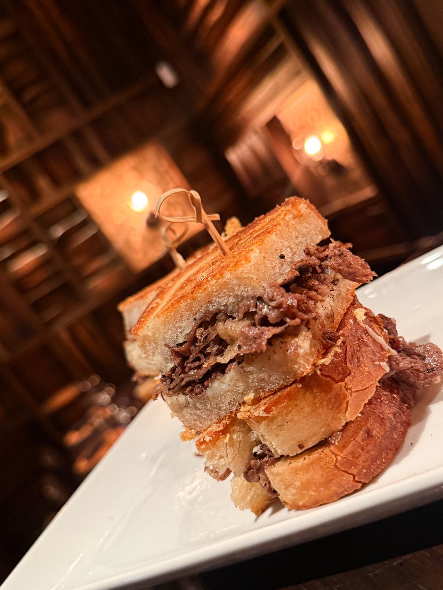 OmarMKE1's tweet image. Contest: Whoever QUOTE tweets the final score of the @bucks game tomorrow wins this insane new app, along with a dinner for 2 and a bottle of our new @CarnevorMKE wine. Pictured is the new appetizer: A5 Wagyu Grilled Cheese coming next week. My guess, Bucks win 131 to 120.
