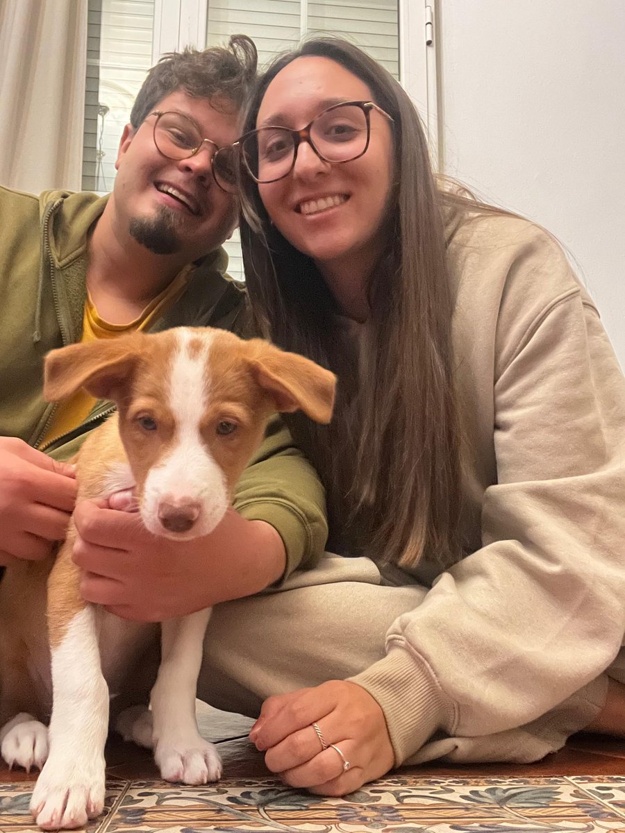 #LUR ADOPTADO!!
Mil gracias a esta pareja,  Sole y Etienne por dar un hogar a este cachorro necesitado .