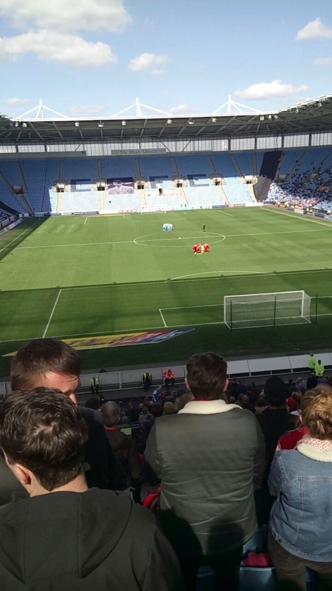 frostyfrost90's tweet photo. Opposition fans using this picture to try insult us? This picture makes me proud… proud of what we overcome, proud of where we are today, proud of the boycotts and protests, proud of our current owner.. so carry on with this picture, it makes me smile #PUSB https://t.co/nT3KUcfDQj