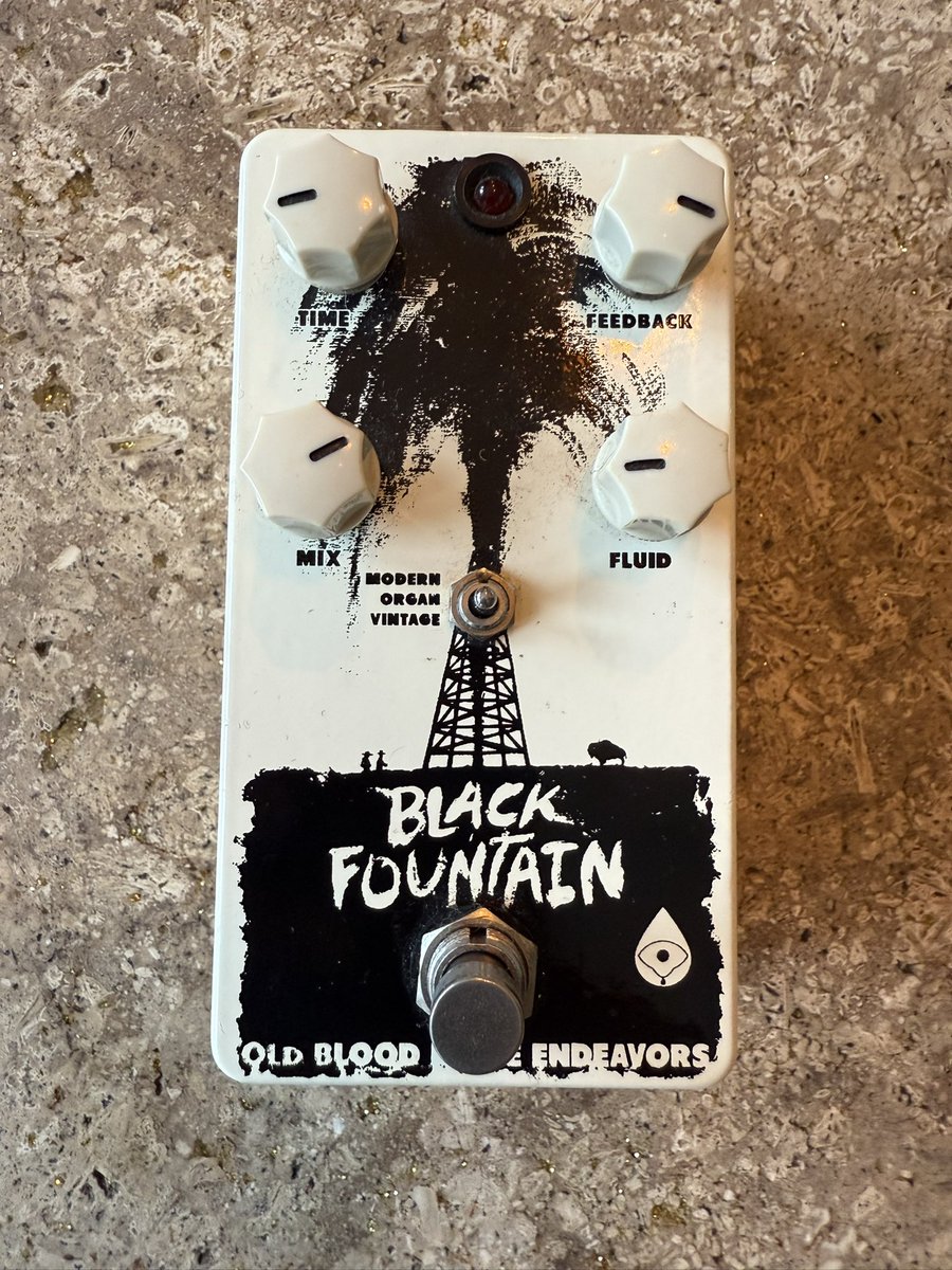 FretSector's tweet photo. This kick started it all for me. The feeling that a pedal company thought like me or their designs resonated with my direction. The @oldbloodnoise #blackfountain #obneblackfountain mk1 Fantastic sound, fantastic artwork. The pedal that launched a 1000 pedals.
Fav mode - ORGAN https://t.co/pfwmt5CdzU
