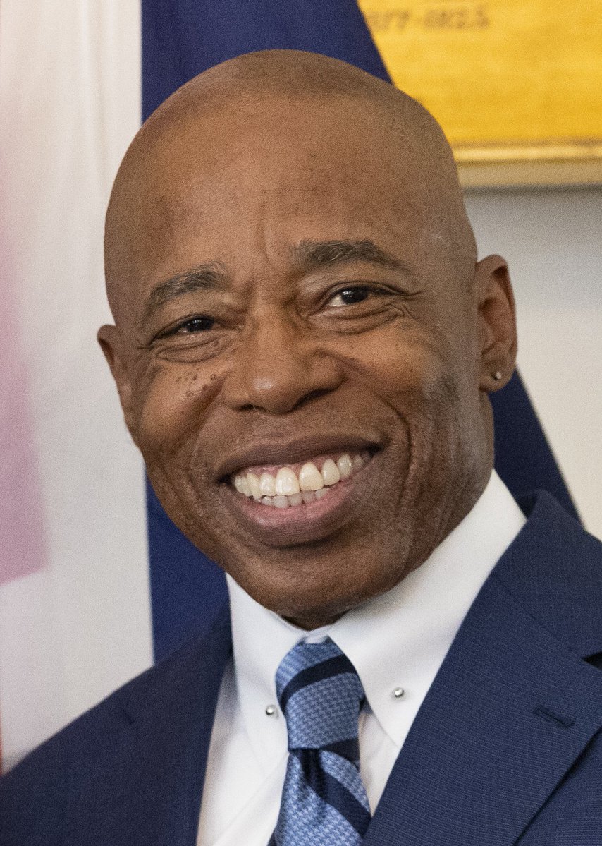 geantamassue's tweet image. Only Murder in The Building a fait un personnage du vrai Maire de New-York dans sa dernière saison, c&apos;est dingue je croyais que c&apos;était une mauvaise pub pour le Maire actuel