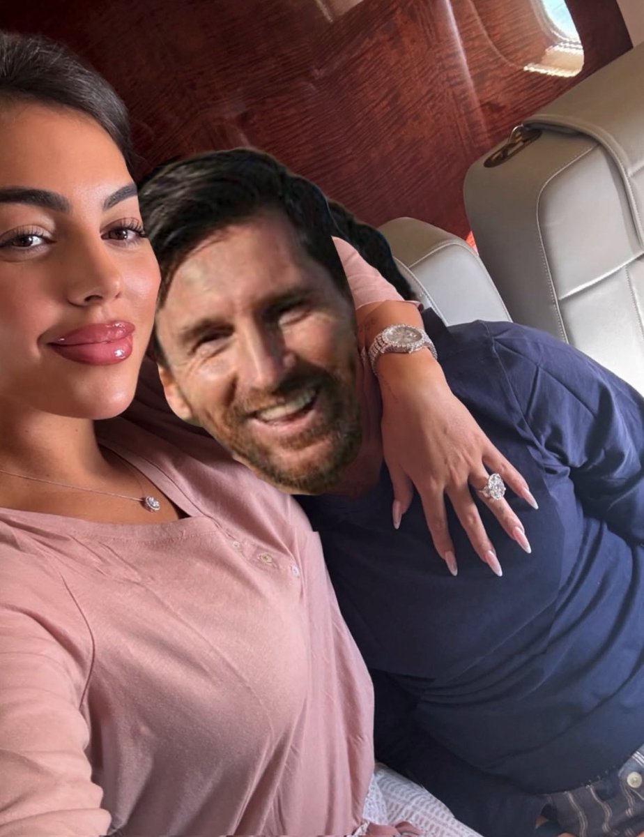 Geolovesmessi's tweet photo. Lovely couple❤️
#georginarodriguez #lionelmessi #love #soccer https://t.co/iYQSWGjuZF