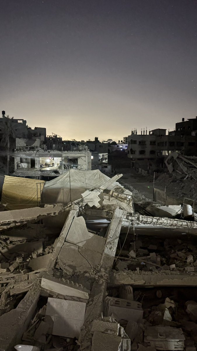 mahmoudjarada21's tweet image. My family is starving, and aid is non-existent! Winter is approaching, and we lack warm clothes or blankets to protect us.
Urgent appeal to every person of conscience:
Save our children from hunger and the severe cold.
#GazaUnderAttack #AghithuGaza 

chuffed.org/project/136643…