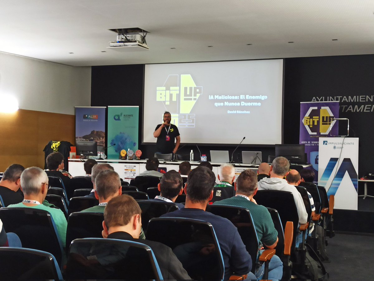 Después de otra pausa para café continuamos la charlas de esta tarde con:
 "IA Maliciosa: El enemigo que nunca duerme"

De  <a href="/Shift_ciber/">David</a>