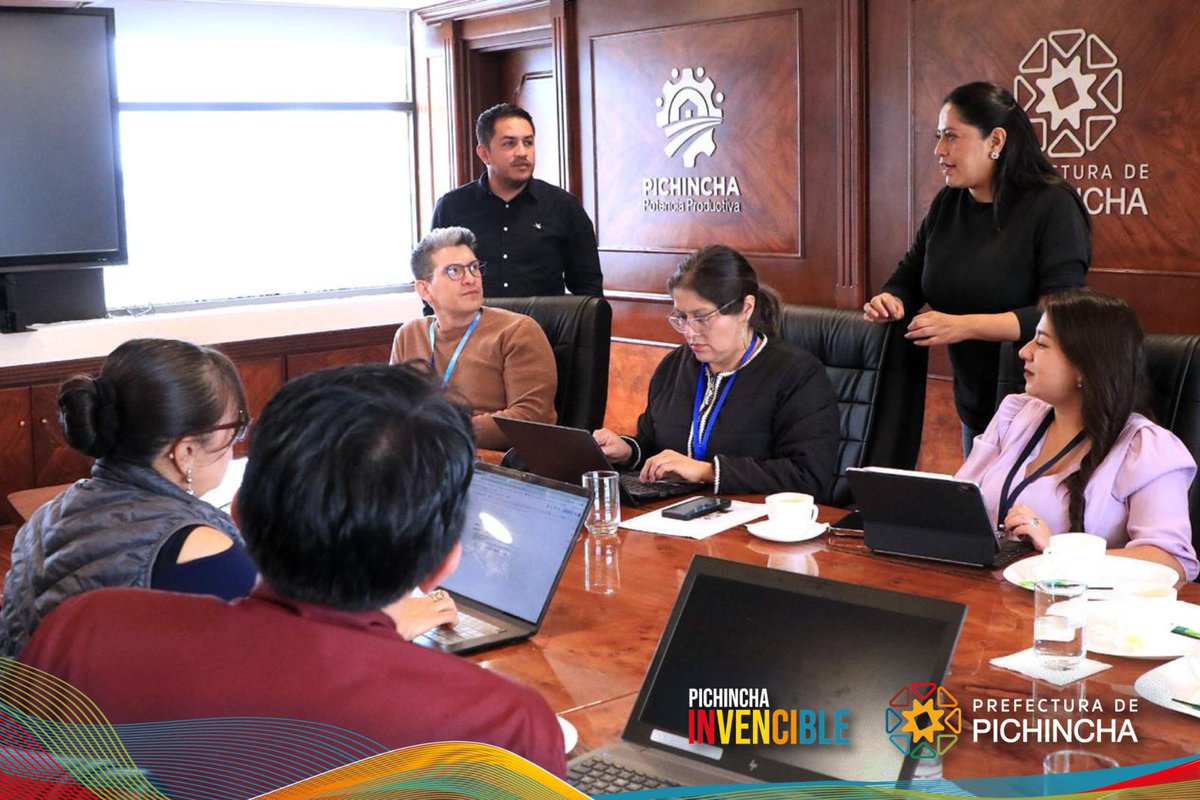 🤝 El diálogo con nuestras parroquias fortalece una gestión participativa y transparente.

La prefecta <a href="/PaolaPabonC/">Paola Pabón</a>  se reunió con la Junta Parroquial de #Puembo para evaluar el avance de la ejecución presupuestaria 2025 y fortalecer la planificación territorial participativa. 📊