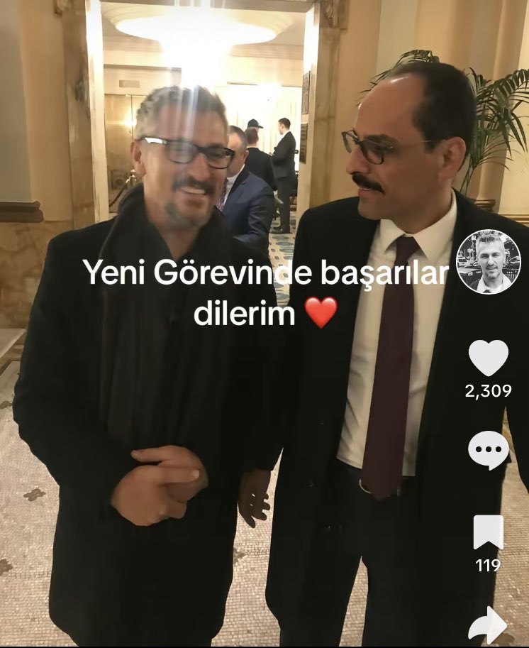 Dün “ben f.töcü” değilim diyerek Hocaefendi’ye küfür eden alçağı bugün muterizler savunmaya geçmiş. Sezgin de bir videoyla destek olmuş.

Sezgin’in sıradan bir anadolu esnafı dediği masum sosisçi👇