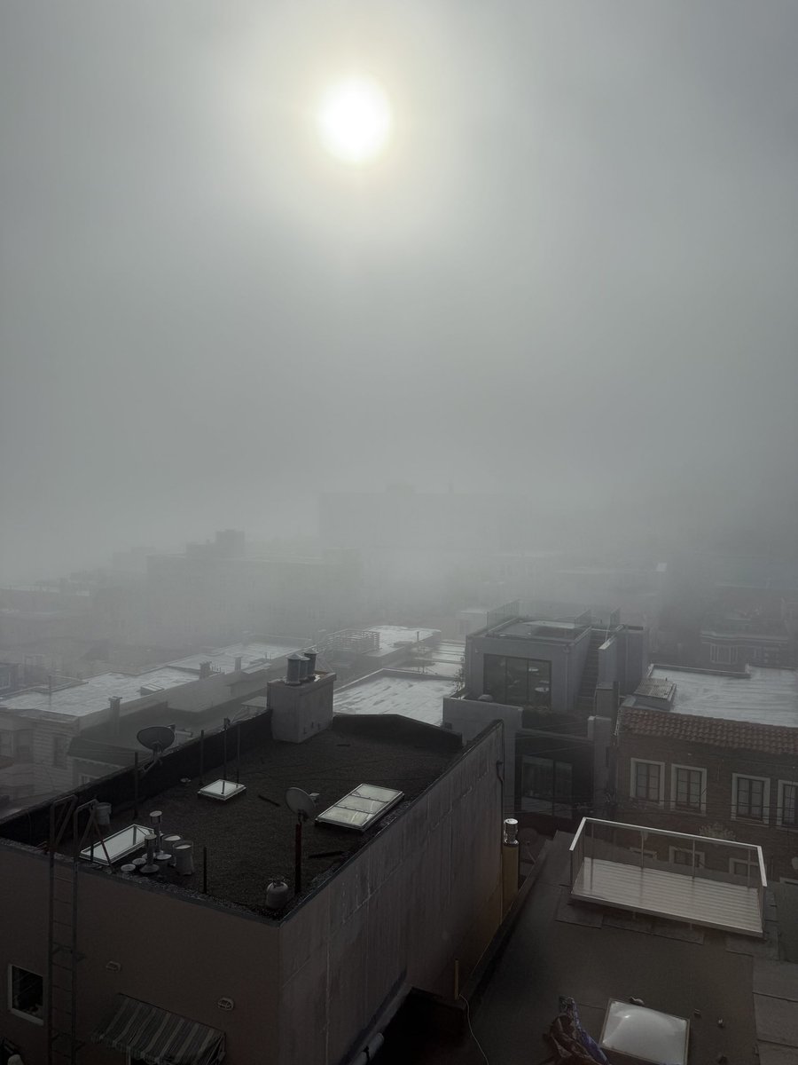 damn <a href="/KarlTheFog/">karl the fog</a> not playing around today