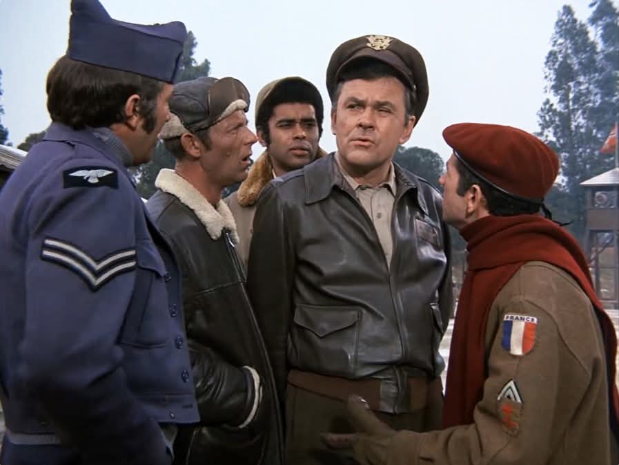 lippyent's tweet image. Can you name this TV Series 📺 from just this shot? Hmm 🤔 ?¿