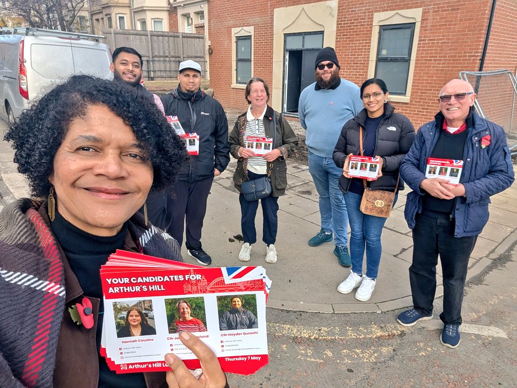 ChiOnwurah's tweet image. After #Elswick headed to Arthur's Hill to join the local @NCLCentralWest team in a street surgery, talking and listening to residents about the issues that matter to them - street cleaning and littering, public services parking and #AntiSocialBehaviour  topped the list