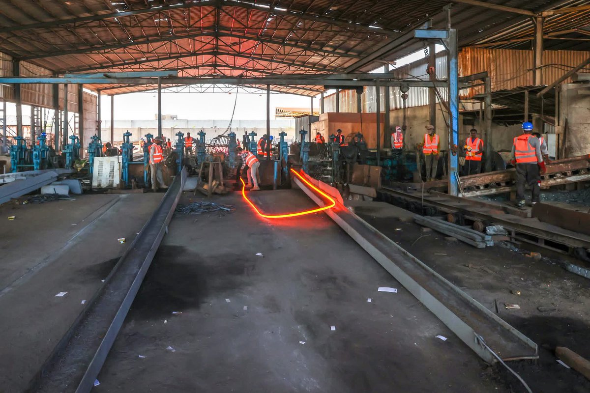 AAGeelqaad's tweet image. Promoting domestic investments and nurturing homegrown enterprises to increate jobs and reduce dependency on imports. #InvestLocal #EconomicGrowth