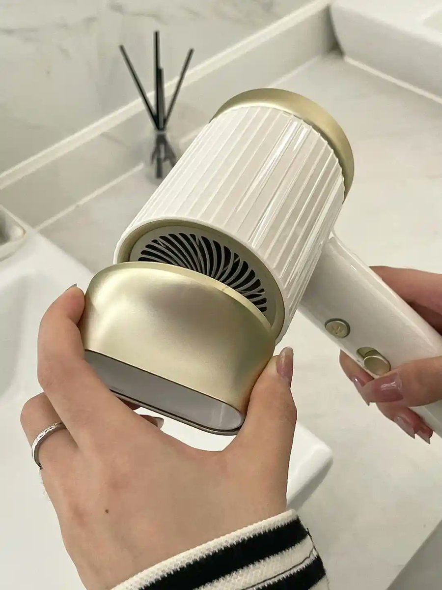 clqgigasd's tweet image. As expected, the hair dryer Mom brought is really useful. It can even be mounted on the wall, though I don&apos;t know how to install it myself. Saturday is a perfect day at the gym. #HolidayRoutine