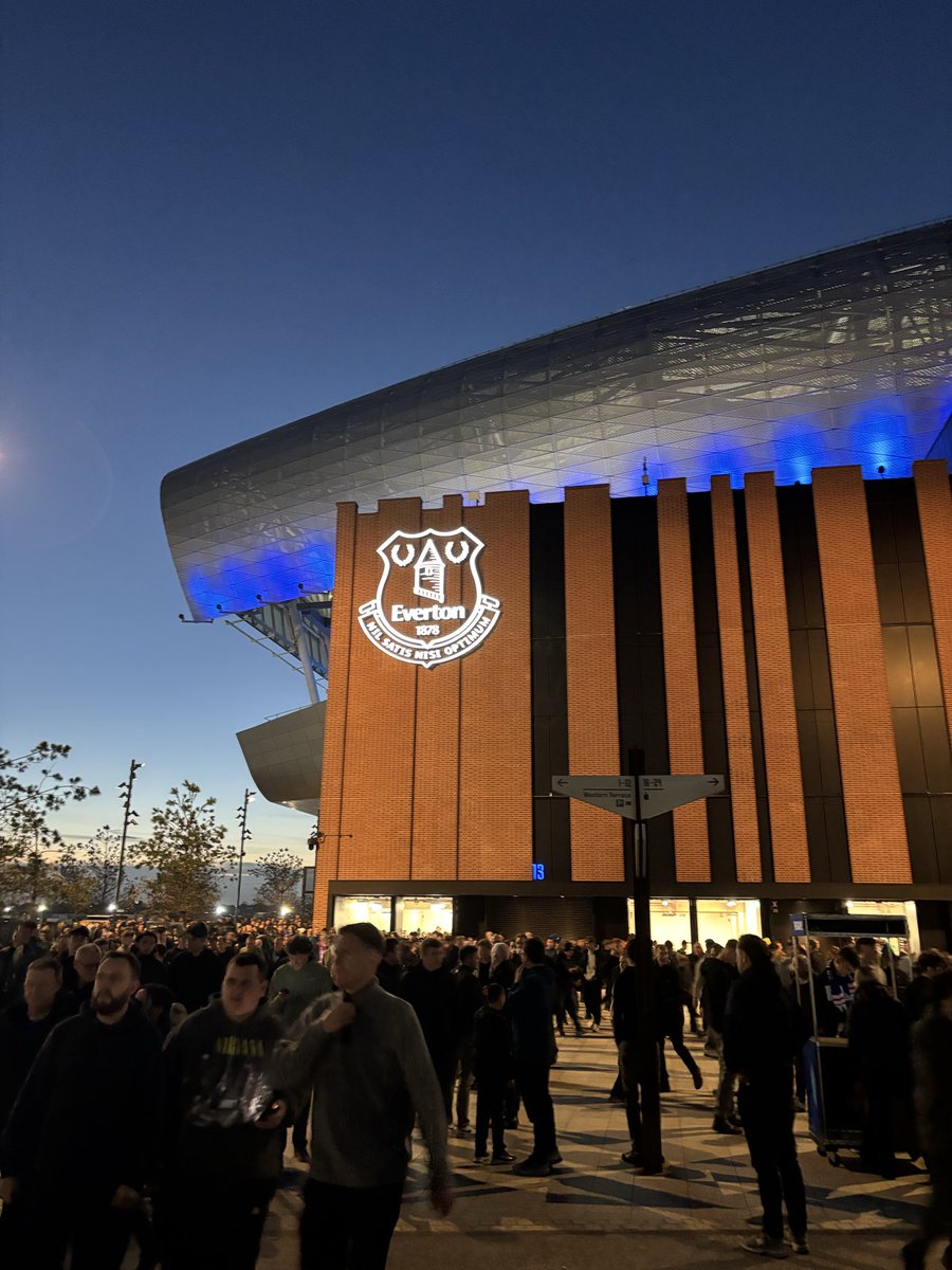 mackie_j's tweet photo. Up the toffees! https://t.co/81inodcAcQ