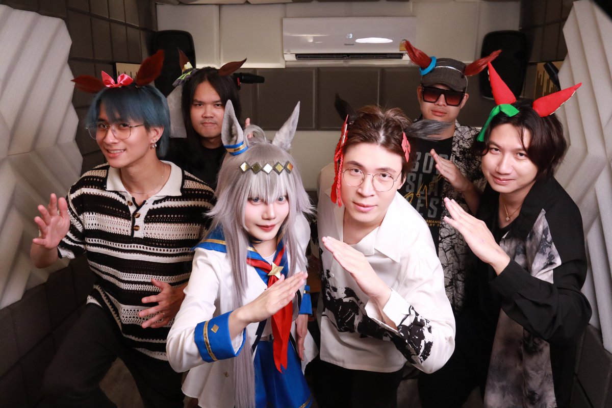 Cover เพลงสาวม้า แล้วเราจะไม่เชิญสาวม้ามาได้ยังไง 😁
Cinderella Gray OP2  feat. <a href="/DangoMeaw_/">Dango'Meaw</a>  
ลงเพลงวันนี้ 18:00 น. ที่ช่อง Youtube Scarlette Band 🤘