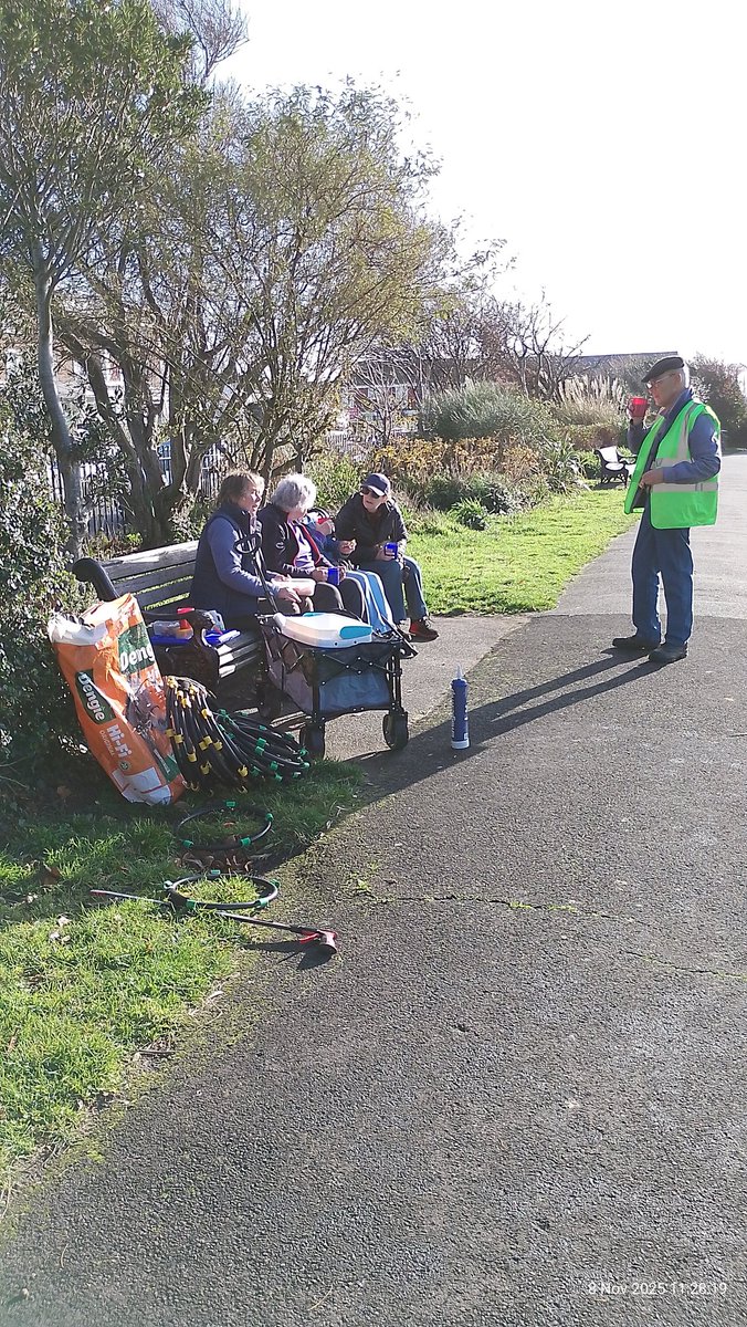 Thanks to everyone who came along to litter picking this morning. It was a lovely morning for it! We collected 8 bags of rubbish and then a few of us sat in the sun with brews and biscuits. 😀
