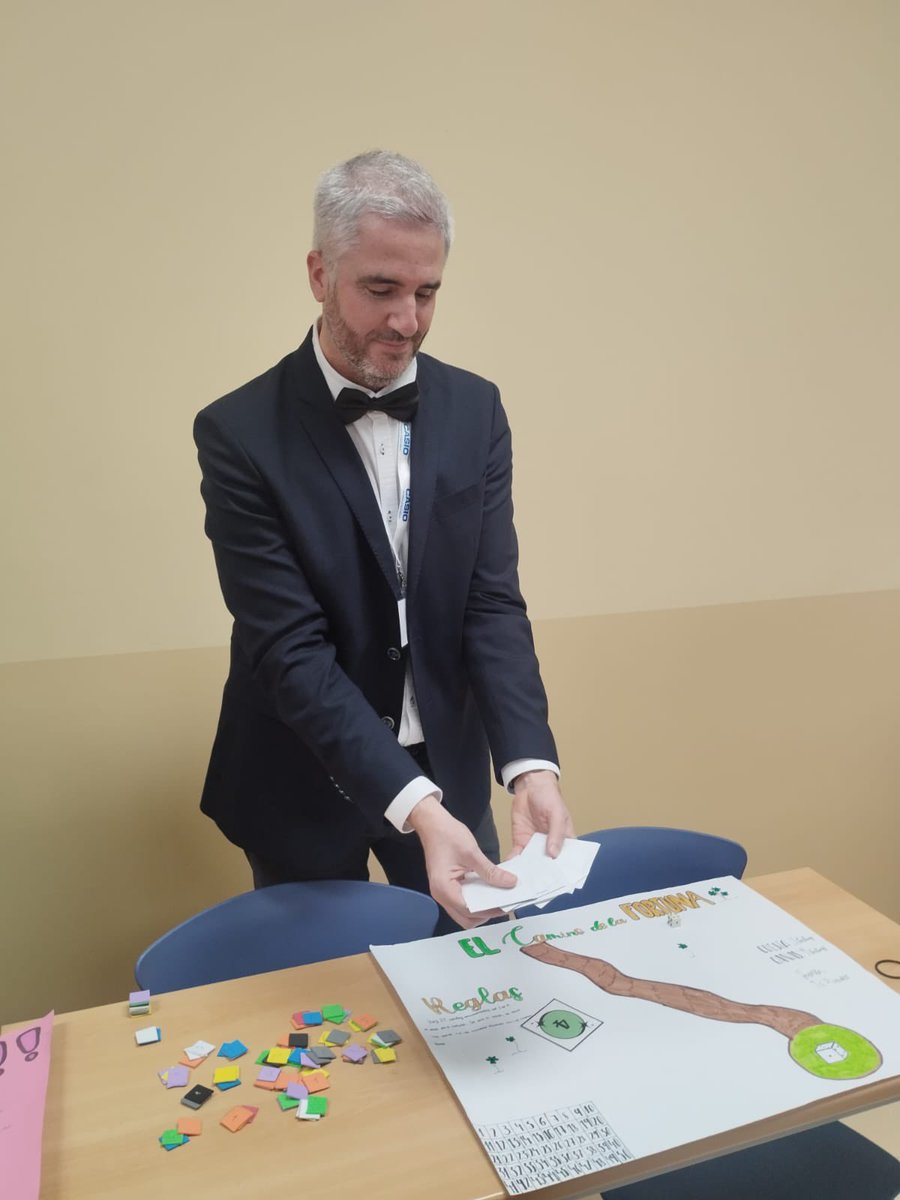 Este fin de semana se celebró el XVI Congreso Regional de Educación Matemática y la V Jornada GeoGebra de CyL.
Todos nuestros profes han participado, pero destacamos a José Manuel, Raquel y Pablo en la organización, y a Fernando, Mar y Elena en las comunicaciones.
¡Éxito total!