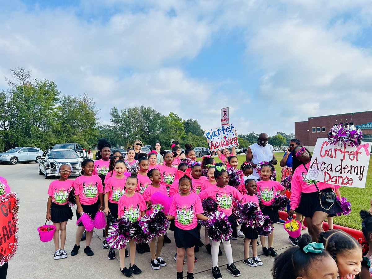CarterDance3's tweet photo. 🎉 Our 1st-5th grade dancers from Carter Academy rocked the Carver High School Homecoming Parade! ❤️🫶🏾Huge thanks to our amazing parents for supporting the arts. Until next time… Never miss a chance to dance! — Ms. Bussey
#CarterAcademyDance #CarverHomecoming https://t.co/tWcy14j1jk