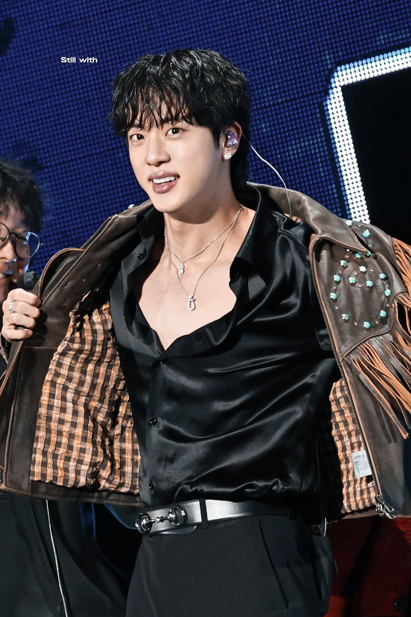 seokjinturkiye1's tweet image. I’m voting #Jin for the #2025MAMAVOTE