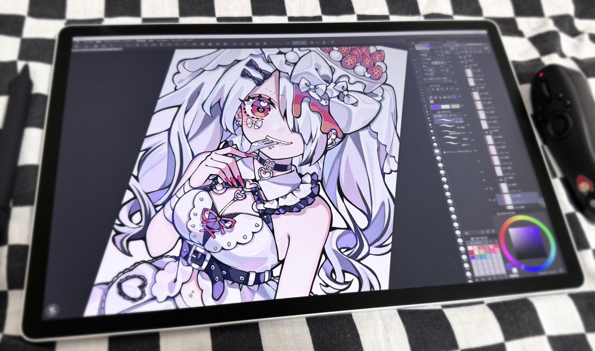 Cintiq Pro 27でラフと線画
MovinkPad Pro 14で色塗りをしている