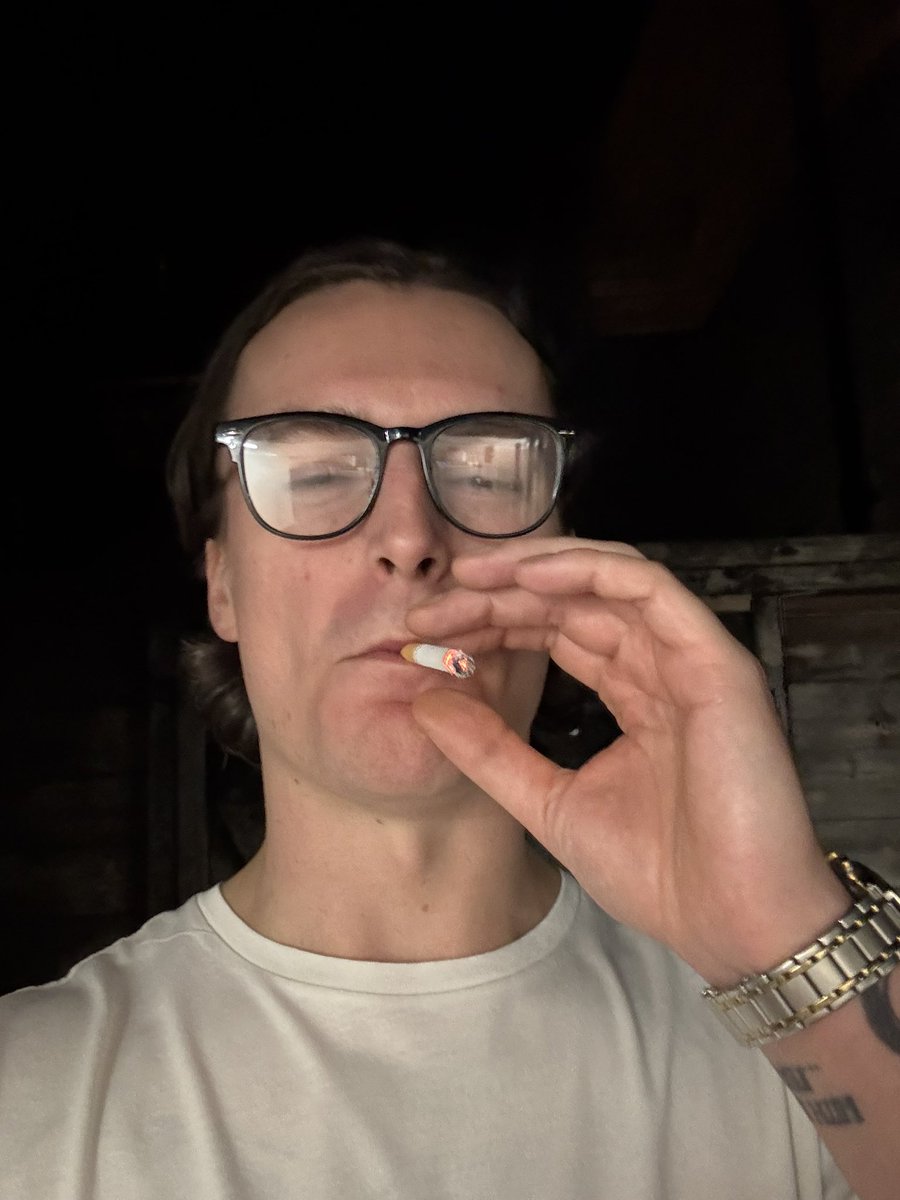 Wearing my Austin Powers glasses behind the bar because having mojo isn’t just for Halloween, it’s a way of life (also my whole family are blind so I’m sure I’ll need them eventually, may as well get used to it)