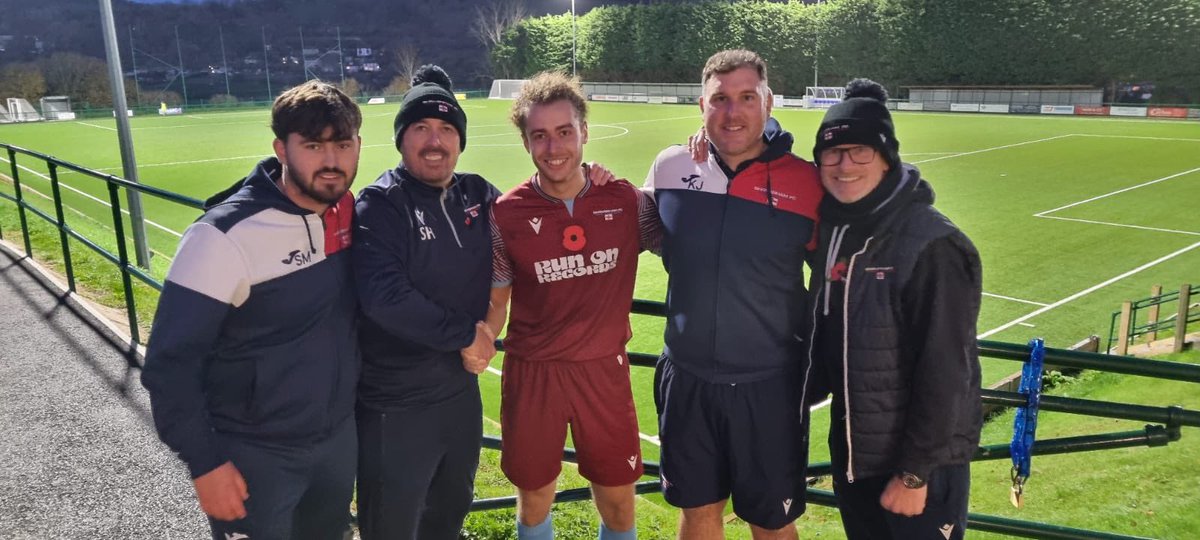 Full Time 🕰️ 

Great performance on the road for the boys today! 3 points very well deserved! 🙌. 

<a href="/LarkhallAFC/">Larkhall Athletic FC</a> 1 - 4 shrivvy

Goals:
Brad Hirst ⚽️⚽️⚽️
Kieran Sutton ⚽️

MOTM: 
 Brad Hirst  🙌👌