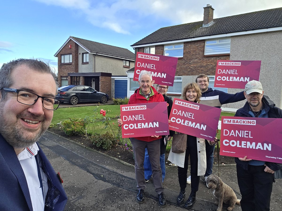 A fantastic day knocking doors in Penicuik with this bunch! 

The state of the NHS came up again and again and again. With 100k people in Scotland waiting *more than a year* for tests or treatment it's small wonder.

Only <a href="/ScottishLabour/">Scottish Labour</a> can turn this around.