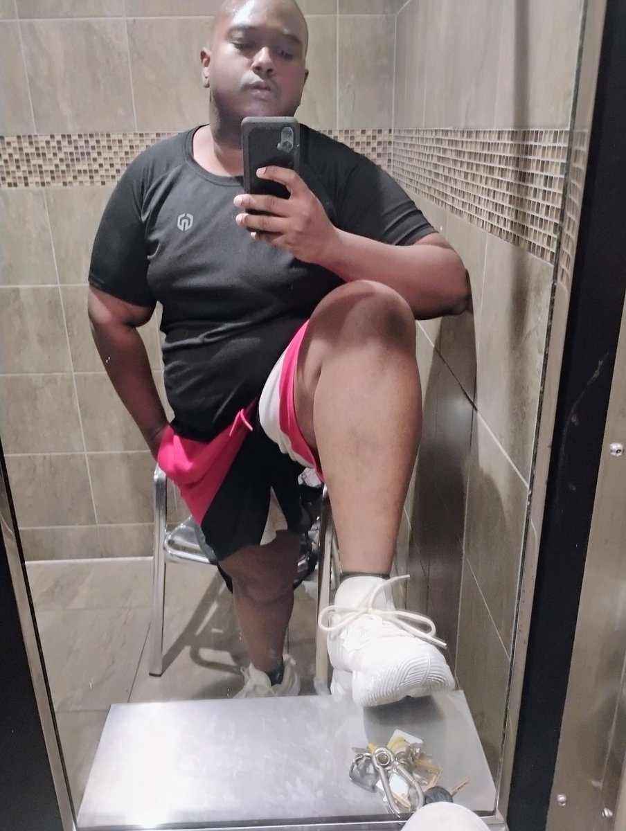 cdizzy97's tweet photo. Fat fuck still making progress https://t.co/NFjkuILlXB