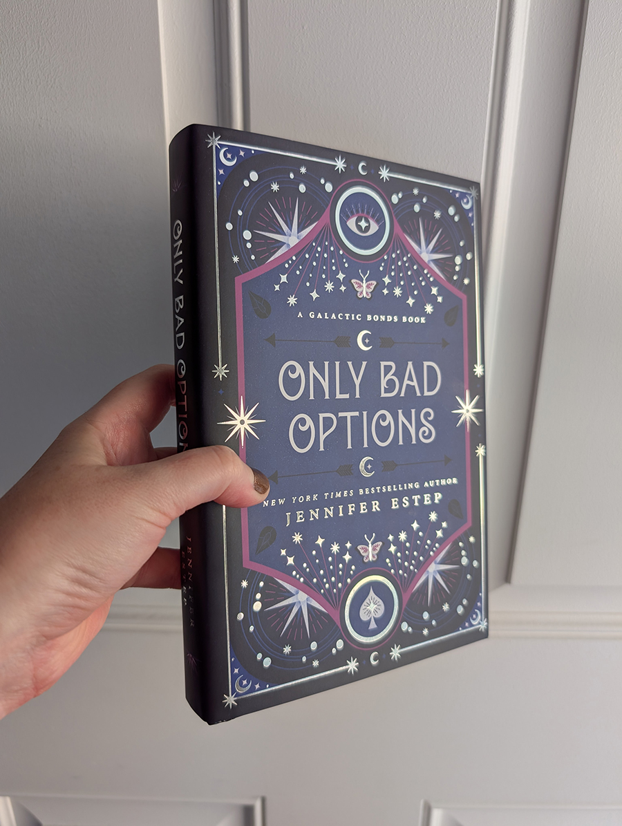 ***Drumroll, please*** 

I have received a proof of the special edition of ONLY BAD OPTIONS, Galactic Bonds #1. 

Isn't is GORGEOUS?!?!?! 🤩🤩🤩

To order the special edition and other books, please fill out the Google form: forms.gle/QiErWKvc9XJHnY… 

1/ #books #sciencefiction