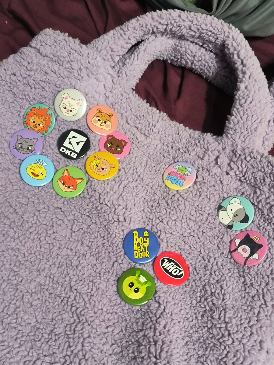 When you have a big cute bag, a badge making machine and free will.

(I also made an Overload XDIZ one, but I already lost it in a span of 5 minutes. I am a messssss.)

You can dm me at <a href="/_duckiechan/">D u c k i e c h a n 🦆🖌🎨</a> if you want any badge, from any group 👀 or anything from the tweet quoted.