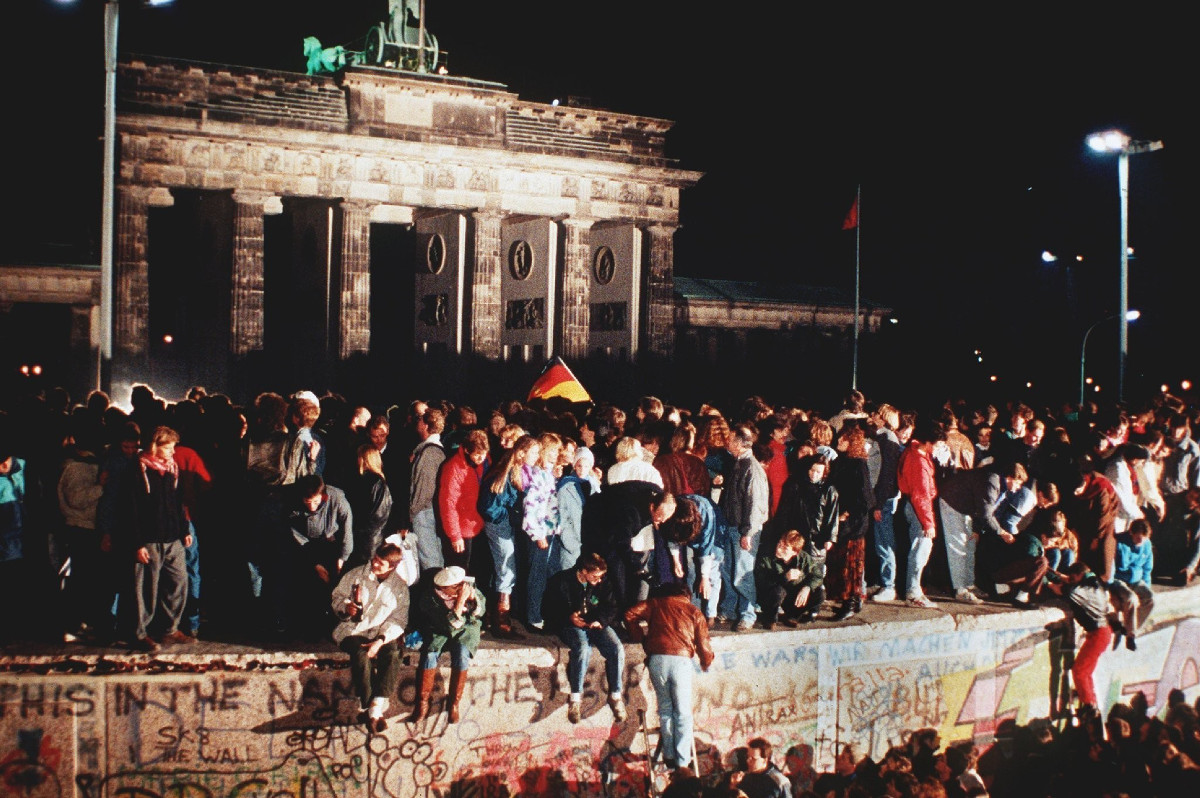 🇩🇪#Alemania - La caida del Comunismo, A 36 años de un hecho histórico,el día en que cayó el muro de Berlín.
