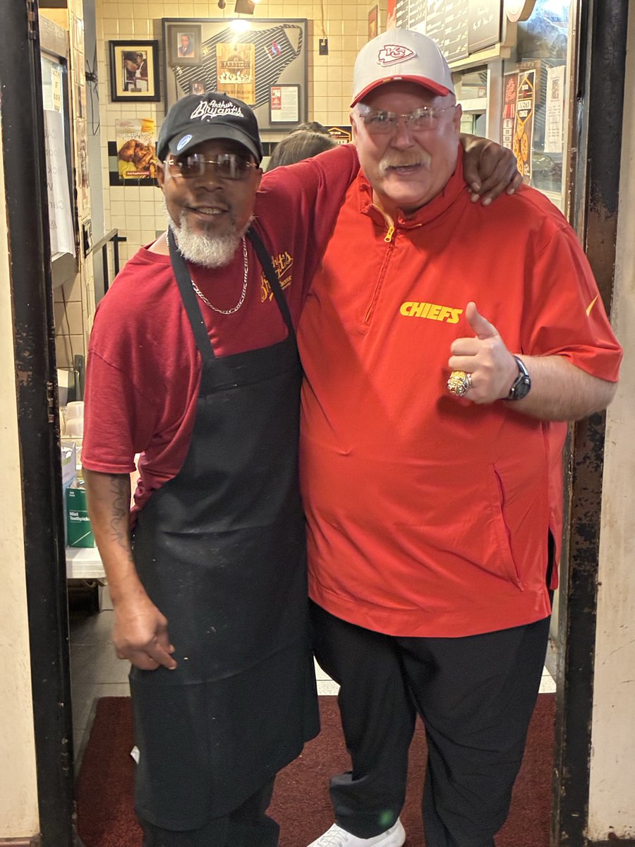 It’s always great to have our guy @AlmosAndyReid in the building!

Some things are better than cheeseburgers.