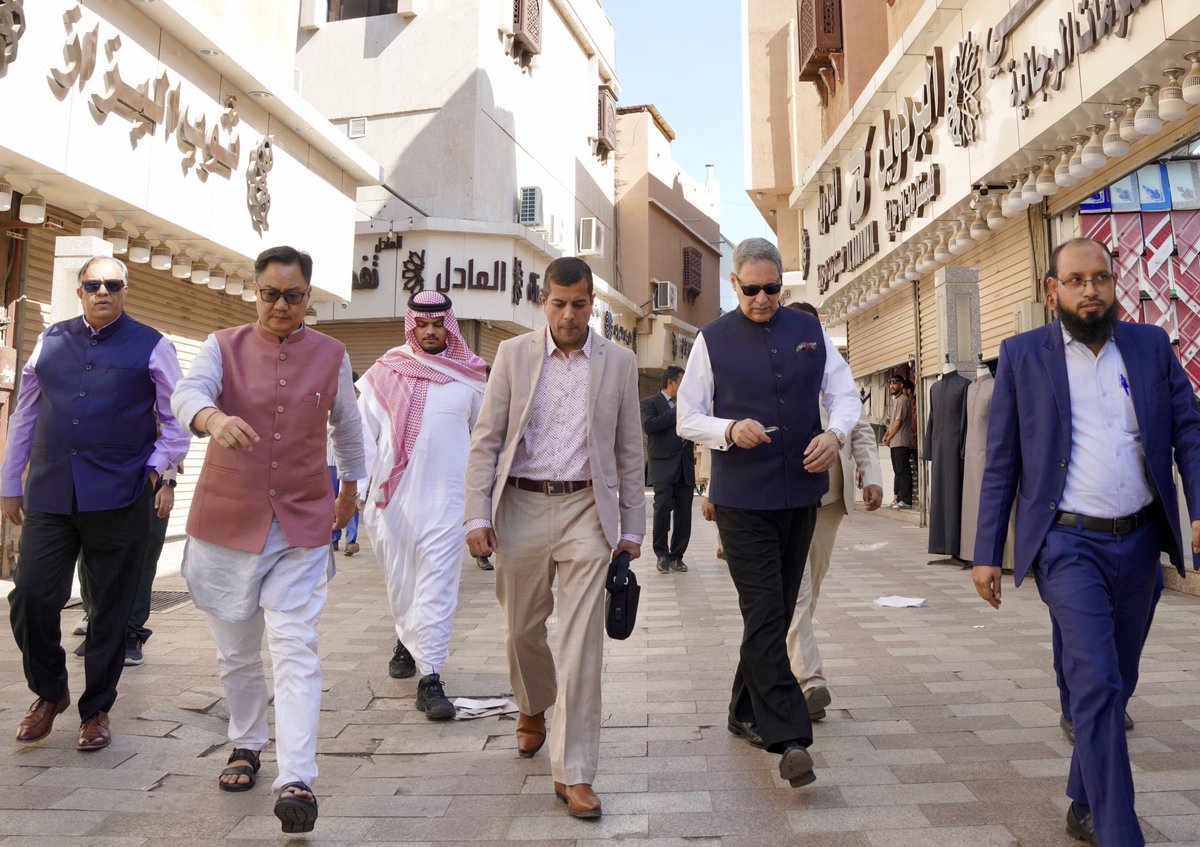 KirenRijiju's tweet image. Stepped into the sacred Masjid Abd Allah ibn al-Abbas in Taif, KSA, a landmark of faith, scholarship &amp;amp; history, often visited by Umrah pilgrims including from India.

Named after Abdullah ibn Abbas, cousin of Prophet Muhammad &amp;amp; a revered Islamic scholar laid to rest here, the…