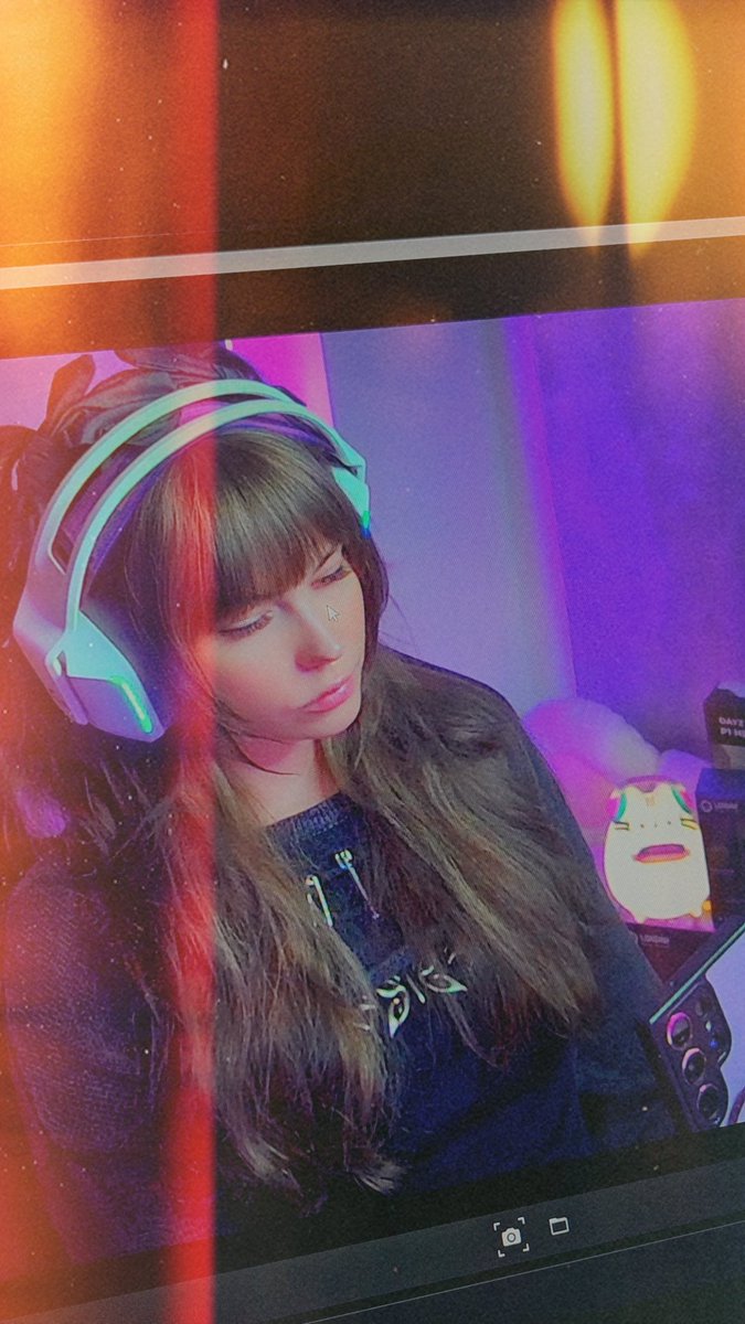 Chill Saturday Multistream: 
kick.com/foxymandy
twitch.tv/foxymandy