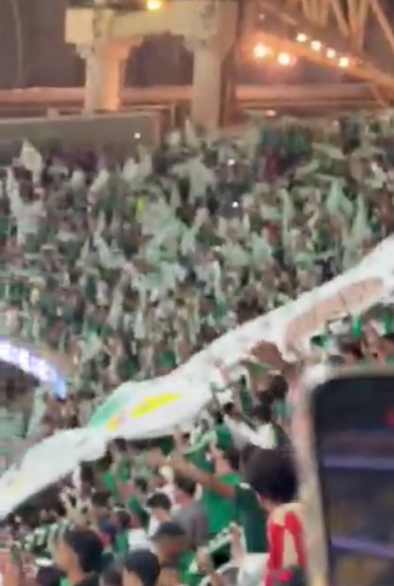 🚨🟡|
اقوى خلعه حدثت بتاريخ المدرجات السعوديه

جمهور الاتحاد يجبر جمهور الاهلي على رفع بنر في وسط مدرجهم ولحظة ترديد نشيدهم 😨!!!

"عار الهبوط لن يمحى"
"هويه مضروبه تتغير حسب الظروف"
"كرة اكبر نتيجه 8-2”
"زووووط"
"كأس دوري يلو"

💀💀💀💀💀💀💀💀
