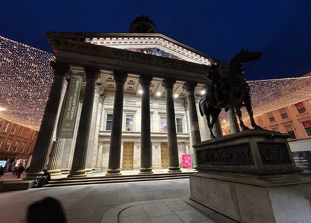 #GlasgowNocturne - Museum of Modern Art. 🎨
(Ian Nicholas)
