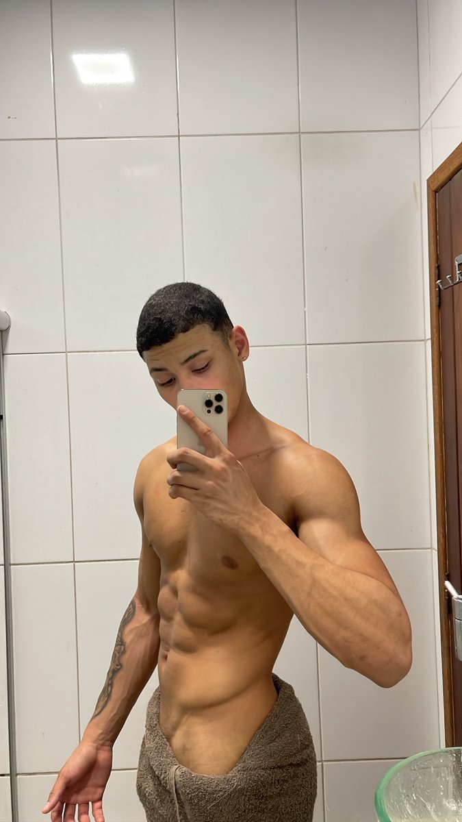 privdbaiero's tweet photo. O novinho // O porte 😈

(🎁 na DM de quem der Rtt) https://t.co/lL83jxyV2x