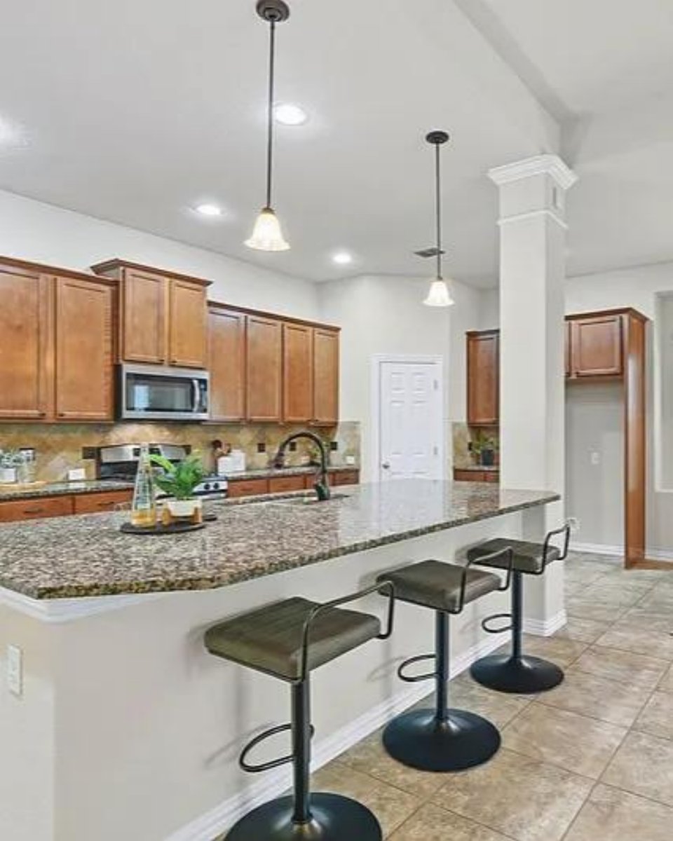 PBarloco's tweet photo. 🏠 Discover Your Perfect Home in San Antonio! 🌟

    Join us for an open house and see all the charm and comfort this home offers. Saturday, 11/8/25, from 12 PM to 4 PM to explore!

1903 Roaring, San Antonio, TX 78260  
4 Beds | 3.5 Baths  
Price: $610,000 https://t.co/iDXCbsgKE3