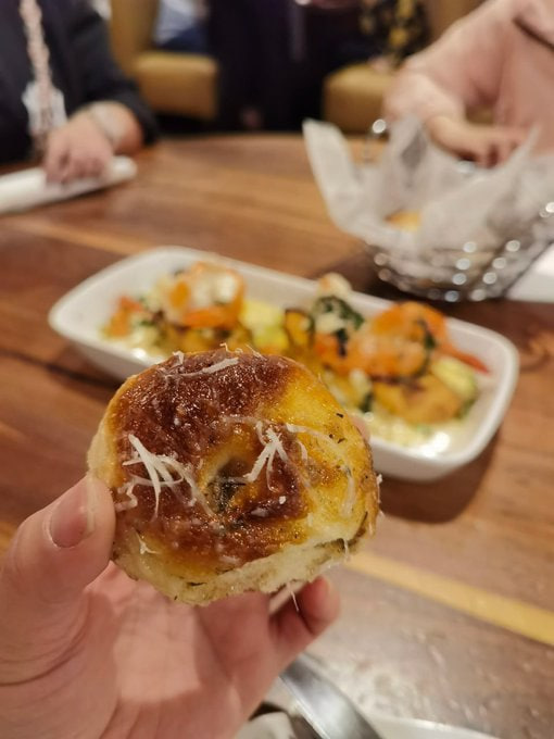 Fitzpcsoleman's tweet image. When the garlic bread hits different  #CarbHeaven