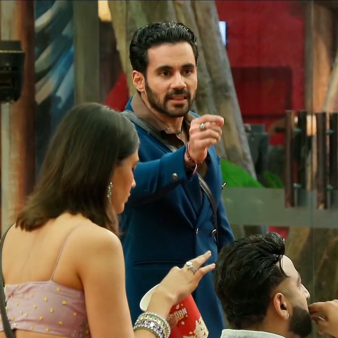MonsoonMuse18's tweet photo. 1 vs all till the end??? Obviously yes!

That's how abhishek bajaj plays! That's how abhishek bajaj slays!

That's what defines ABHISHEK BAJAJ🤍
#AbhishekBajaj
#Abhinoor #BiggBoss19 https://t.co/OCAbwLJASv