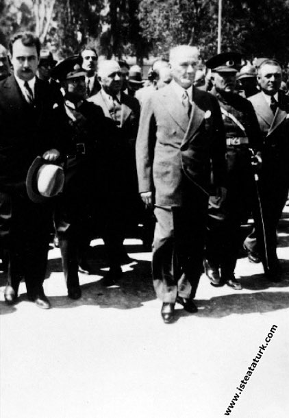 Günün tamamında yatarak istirahat etmesi gerekirken Hatay için askeri seyahatte...

20 Mayıs 1938...