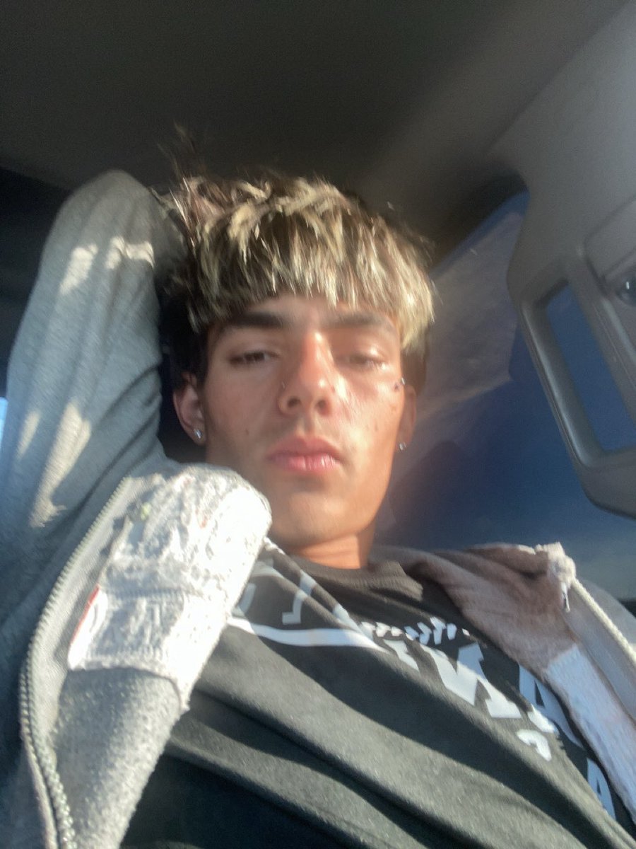 Nemo2up's tweet photo. I need sum new shi tbh https://t.co/VmZADlqsvg