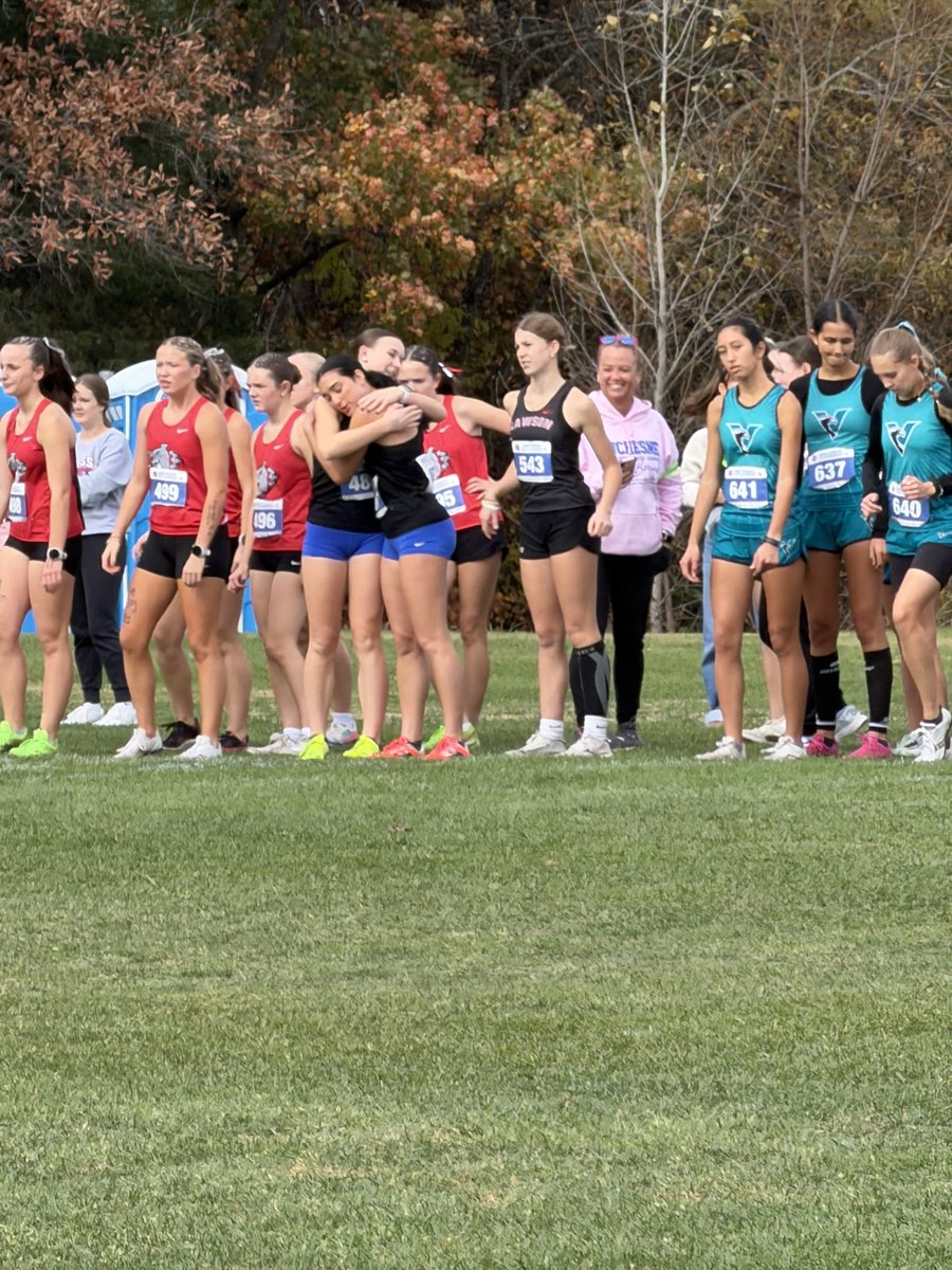 From start to finish, these girls and their coaches are rockstars.
Audrey finishes 7th with a PR of 19:33.
So proud of you all. Thank you Isabel for all you have done for DHS XCountry
#neveradullmoment