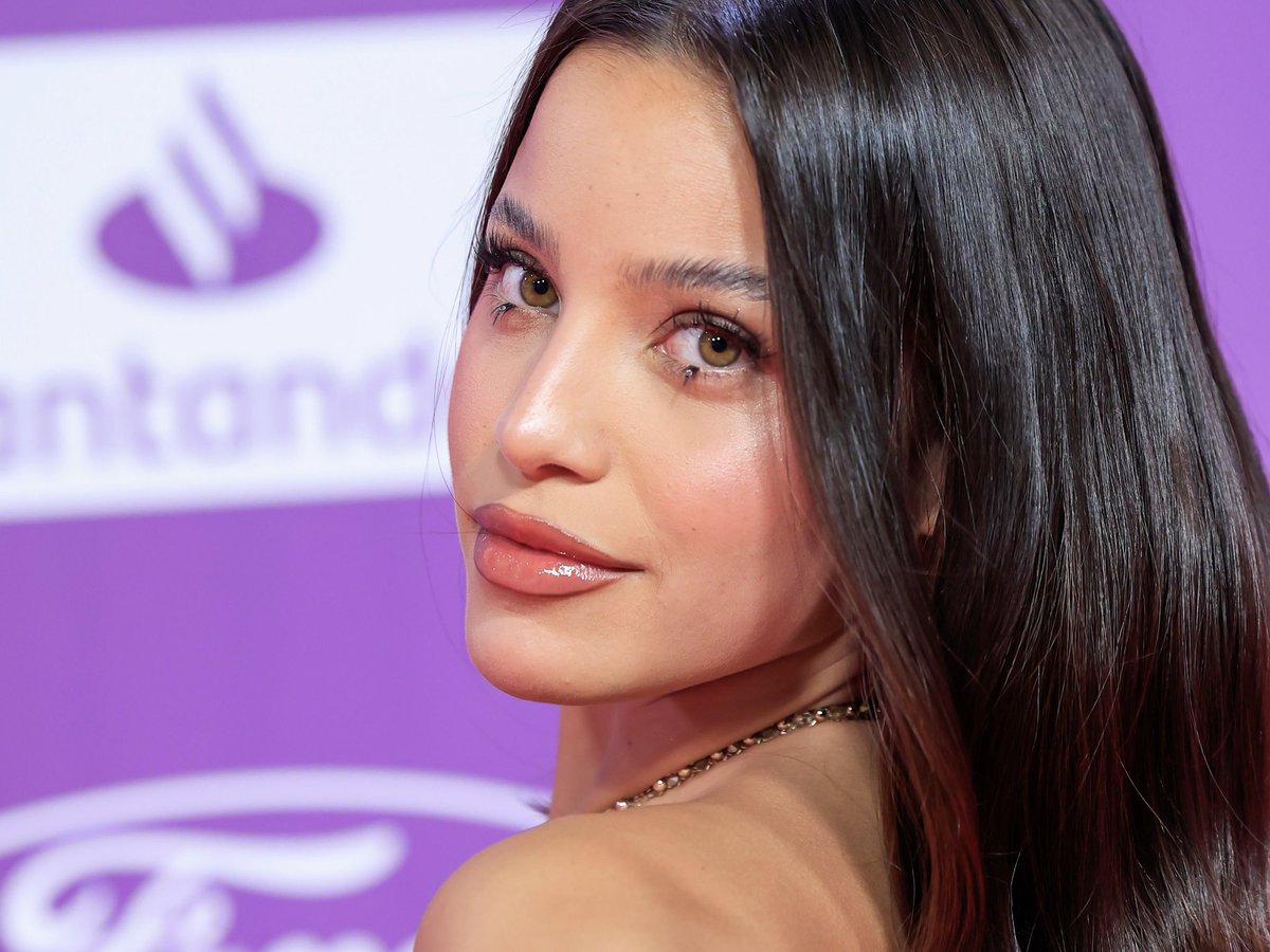 ⠀ ⠀ ⠀ ⠀⠀⠀ ⠀ ⠀ 
  ⠀⠀ 
                     from luaccess's blog - nov. 25
               ›    11.07: singer Lua at the L0S40 
               Musįc Awªrds in Valencia, Spain.

                   ⠀ ⠀ ⠀ ⠀⠀