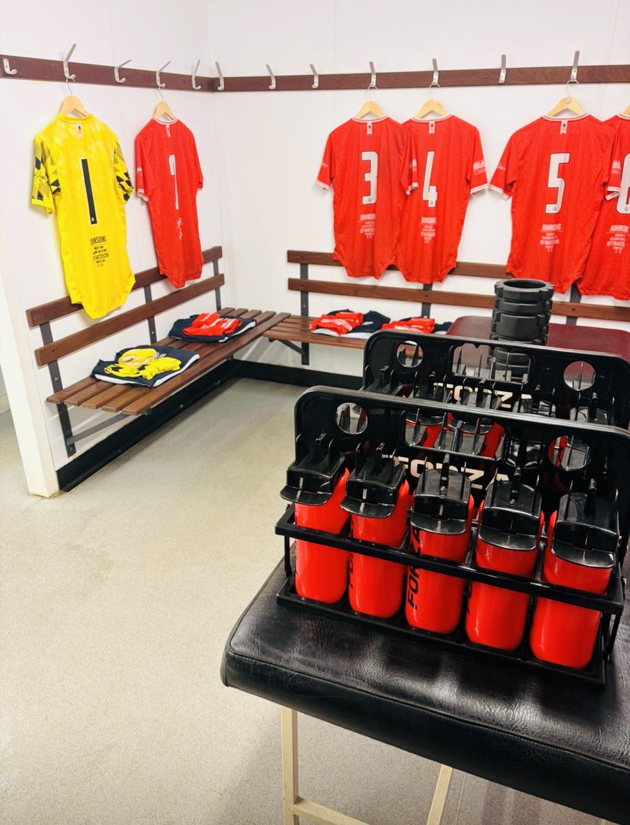 M_HRN23's tweet photo. Top draw performance by the squad tonight v Redcar Town. It doesn’t get much better than a win on the road and progression in to the next round of The FA Vase 🏆
Love these lads already 🔴⚪️👊🏽
#UpTheChad #TheFAVase #InTheHat https://t.co/1YcuYWjx0o