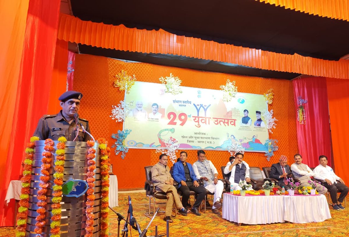 sagarjdjs's tweet image. ➡️ संभाग स्तरीय युवा उत्सव 2025 का आयोजन रविन्द्र भवन हॉल में हुआ संपन्न।

@CMMadhyaPradesh @DrMohanYadav51 @JansamparkMP #JansamparkMP #sagar